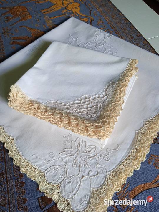 KREMOWE SERWETKI STOŁOWE HAFTOWANE Z KORONKĄ inny kolor Piła sprzedam