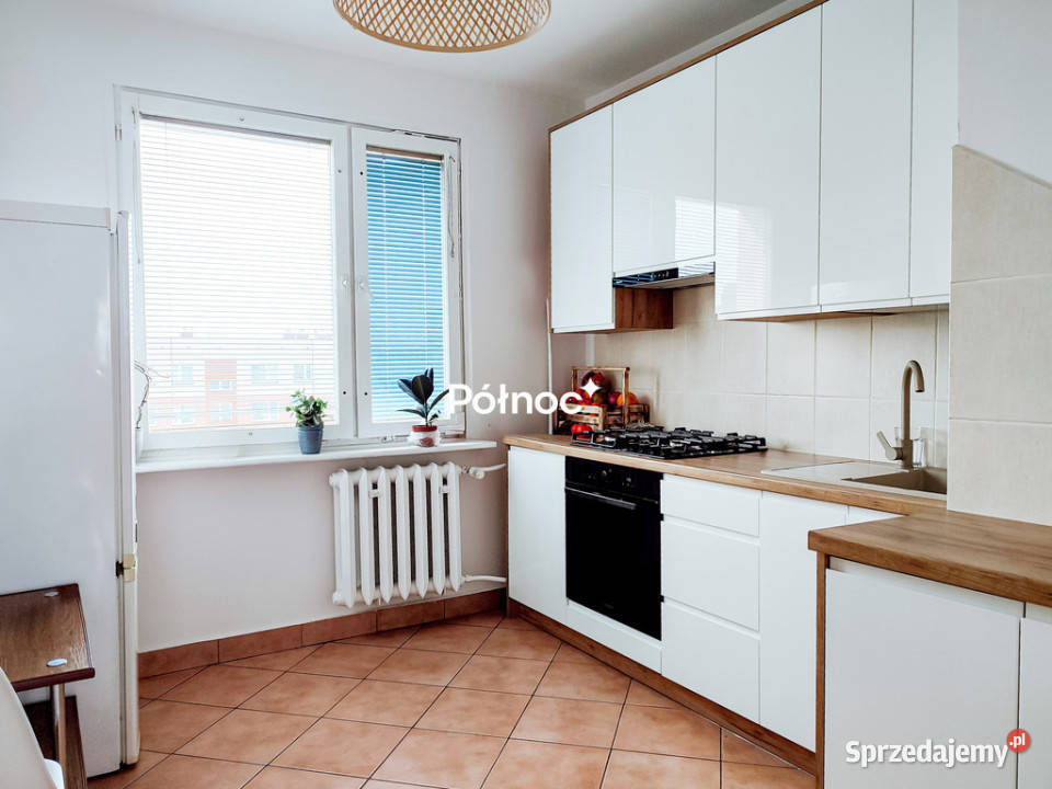 Duże mieszkanie 4 pokoje 2 balkony 818 m Rok budowy 1980 Sprzedaż Zamość