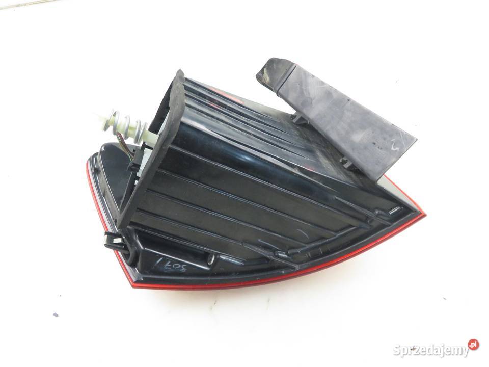 LAMPA PRAWA TYLNA VW JETTA IV LIFT osobowe Lampy tylne sprzedam