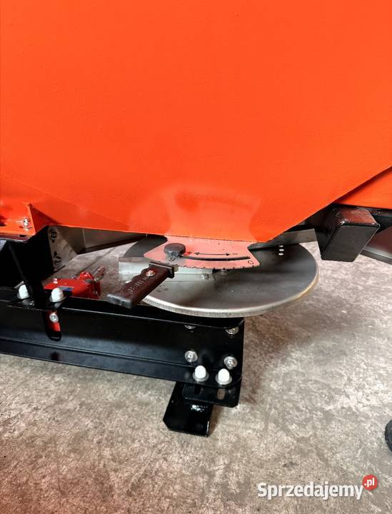 DWUTALERZOWY PRECYZYJNY ROZSIEWACZ NAWOZU Lipno