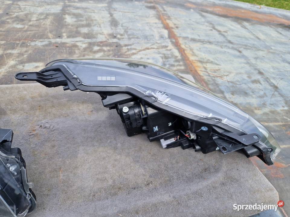 Toyota Yaris III lift soczewka LED ORG KPL EU podkarpackie Mielec