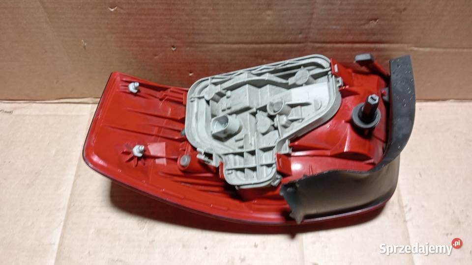 AUDI A3 8P 3D FL HB LAMPA TYŁ LEWA osobowe Zbierkowo