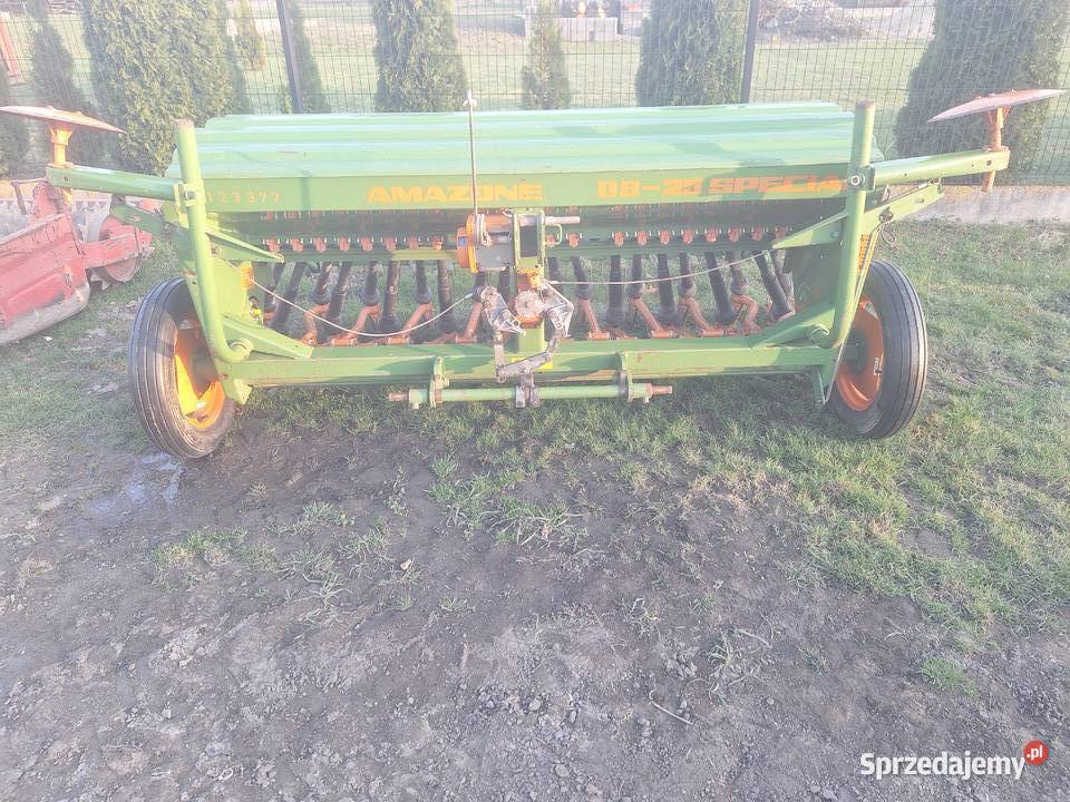 Siewnik zbożowy Amazone D8 special 25m Łubnice sprzedam