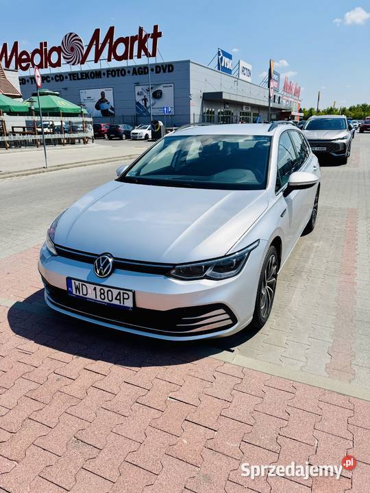 Volkswagen Golf 8 15 eTSI 150 DSG Salon Polska Konin