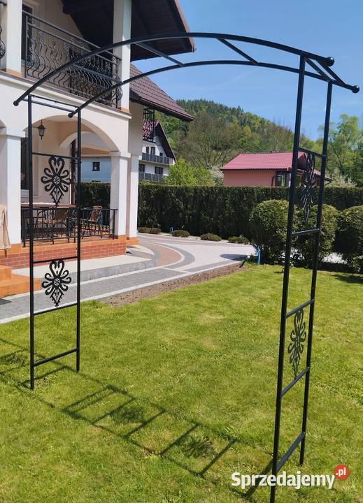 pergola ogrodowa metalowa motywparzenica Trzebunia