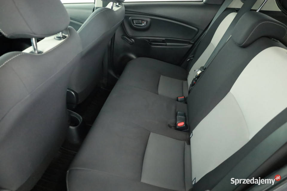 Toyota Yaris 15 Hybrid isofix Piaseczno sprzedam