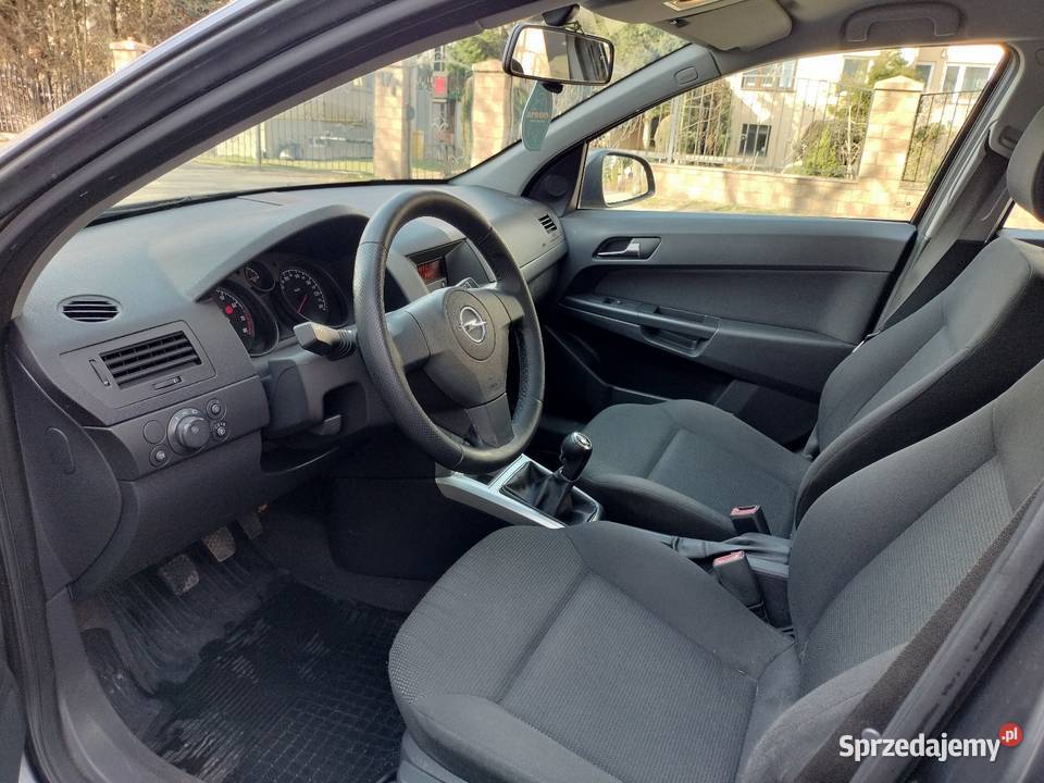 Opel Astra 14 benzyna niski przebieg 135 Bielsko-Biała sprzedam