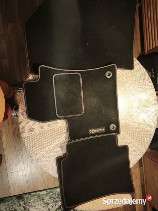 DYWANIKI TOYOTA PRIUS IV ORYGINAŁ Dywaniki