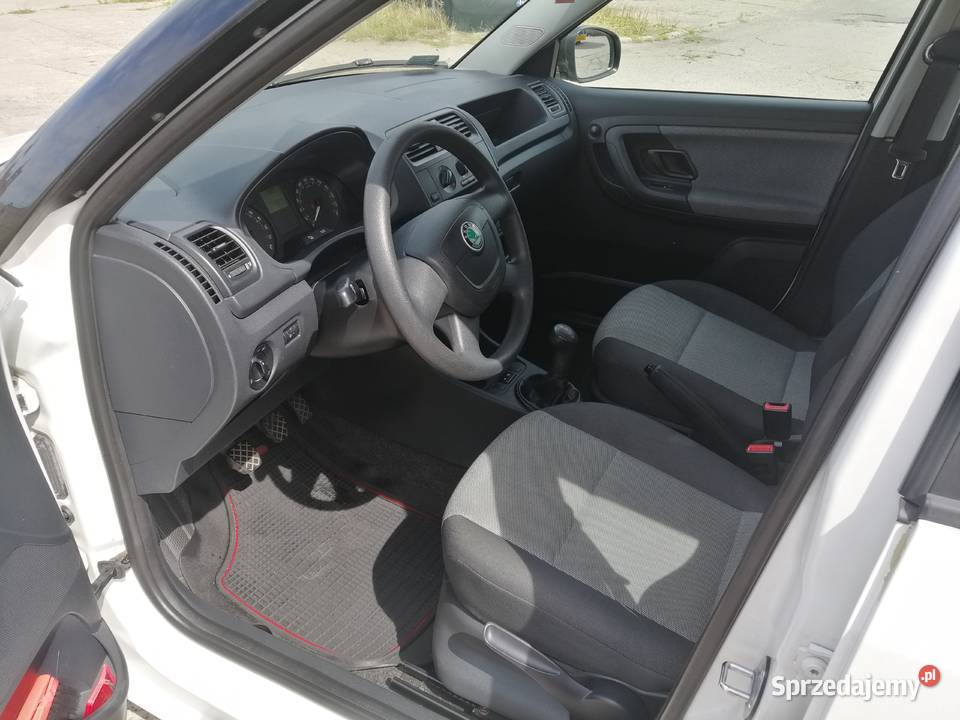 Skoda Fabia Combi 16 TDI 90 koni stan salon centralny zamek Poznań