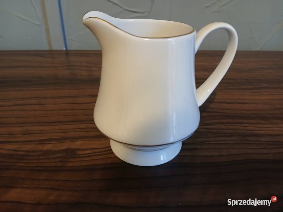 Porcelanowe mleczniki z PRLu lubelskie sprzedam