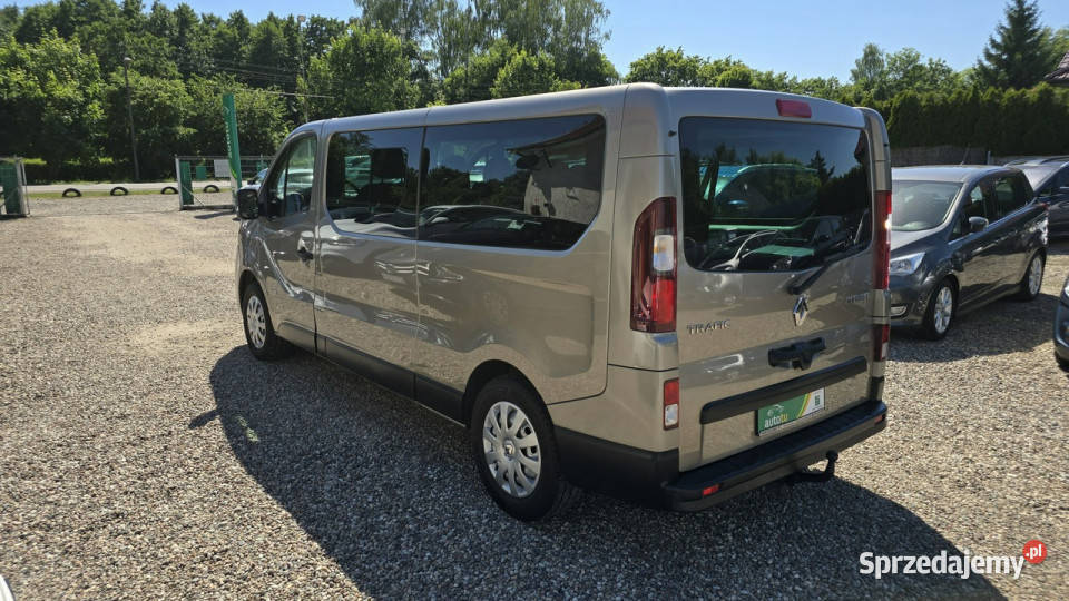 Renault Trafic 9 miejsc 2 komplety kół III 2014 Zarejestrowany w Polsce zachodniopomorskie
