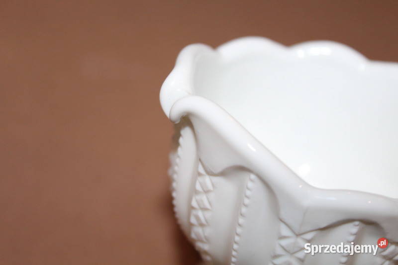 Biały szklany mlecznik 1436 Szczecin