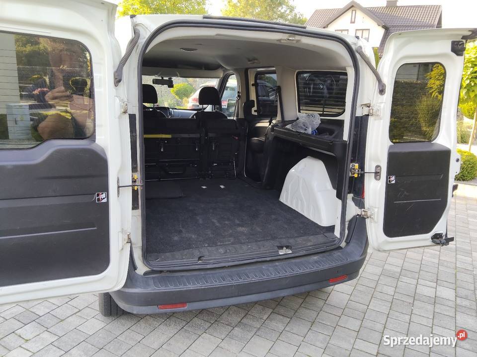 Opel Combo Van L2H1 2012 gniazdo AUX Combo