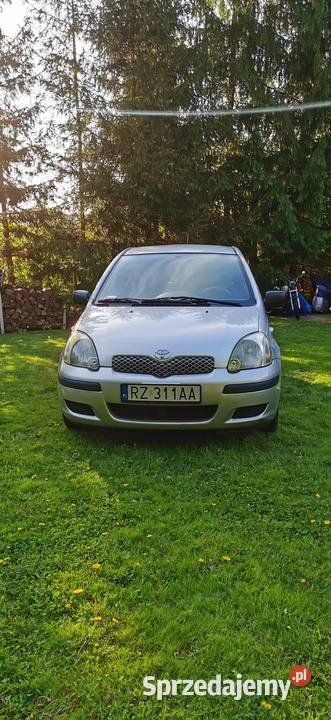 Toyota yaris 10 Benzyna 20045 Salon Polska welurowa tapicerka Rzeszów