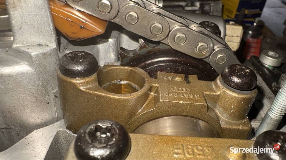 Głowica Audi 18 T bfb uszkodzona osobowe Głowice cylindrów Trzebnica