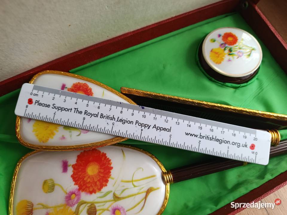 Sprzedam zestaw toaletowy Nefrettete z prl Choszczno