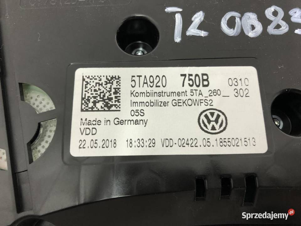LICZNIK ZEGARY VW TOURAN III 5TA920750B Liczniki i zegary wielkopolskie
