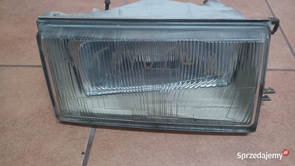 TOYOTA COROLLA E80 LAMPA PRZEDNIA prawa lewa Rakoniewice sprzedam