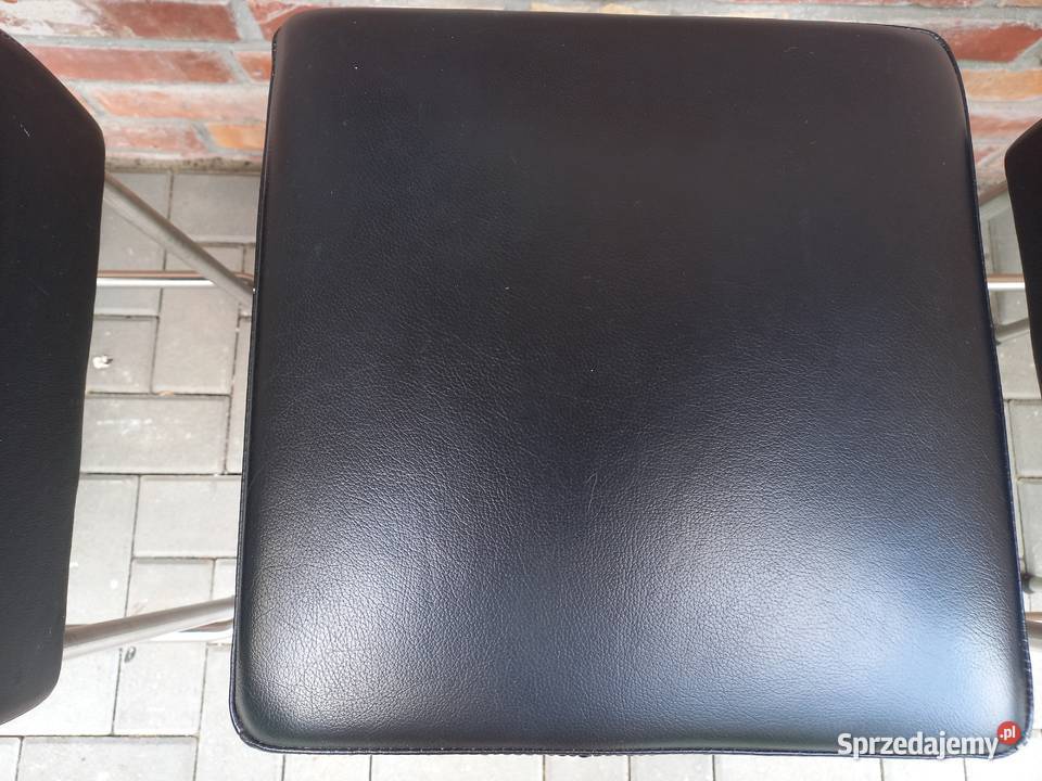 Stołek barowy Hoker Taboret Czarny skórzany IKEA 34cm Gawroniec
