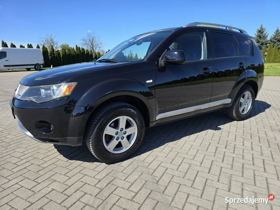 Mitsubishi Outlander 24Benz czarny