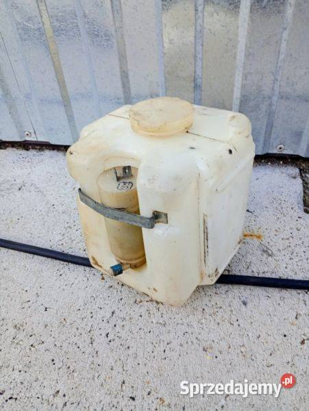 Zbiorniczek spryskiwacza z pompką MTZ Części i osprzęt rolniczy świętokrzyskie Sędziszów