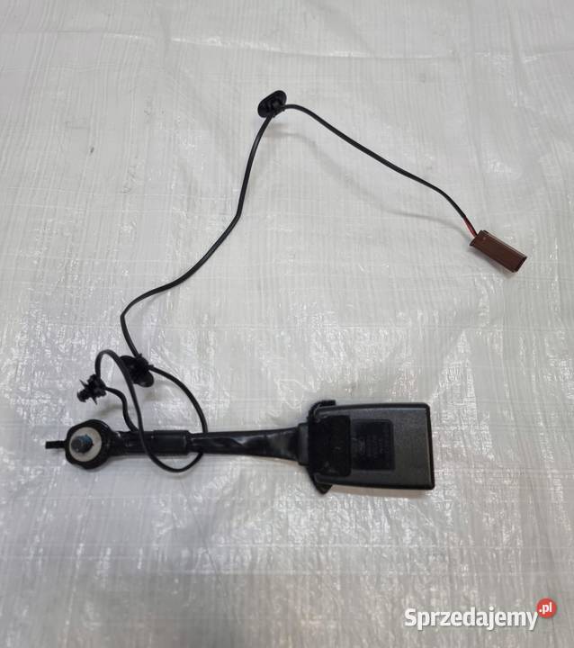 Ford Fiesta MK8 ZAPINKA PASA PRZÓD PRZEDNIA