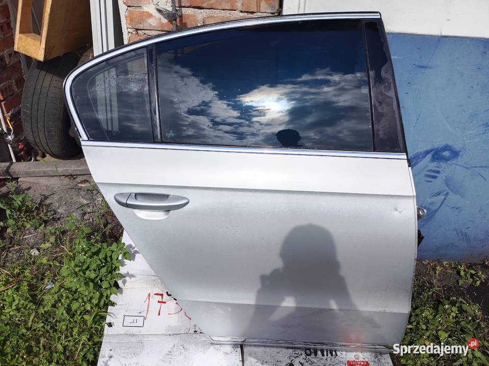 VW PASSAT B7 KOMBI DRZWI PRAWE TYLNE KOMPLETNE Rok produkcji 2013 Międzychód