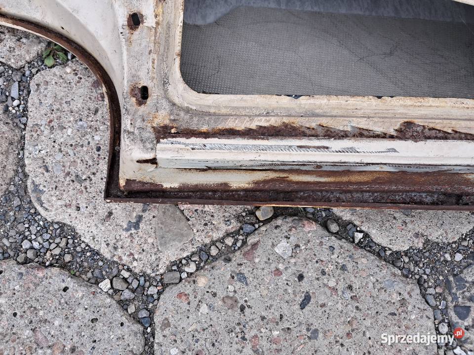 DRZWI LEWE TYLNE MERCEDES W110 SKRZYDLAK części blacharskie Cieszyn