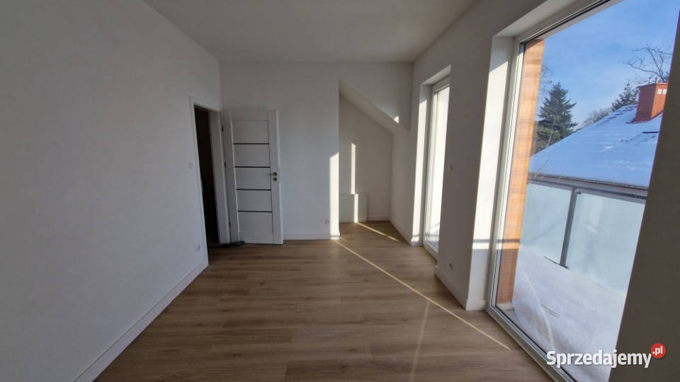 Dom szeregowy Wiosenna 90 m 5 pokoi 2 łazienki 2 piętra Łomianki sprzedam