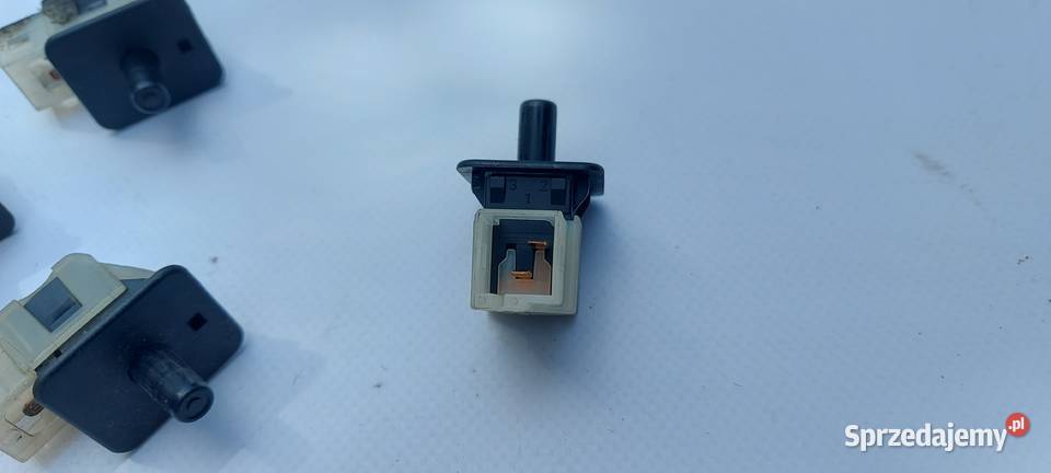 Czujnik domkniecia drzwi mercedes w202 Zbąszyń