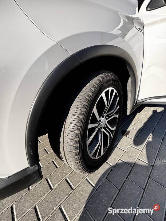 Mitsubishi Outlander 20 Intense Navi 4WD CVT LPG CD Komorniki