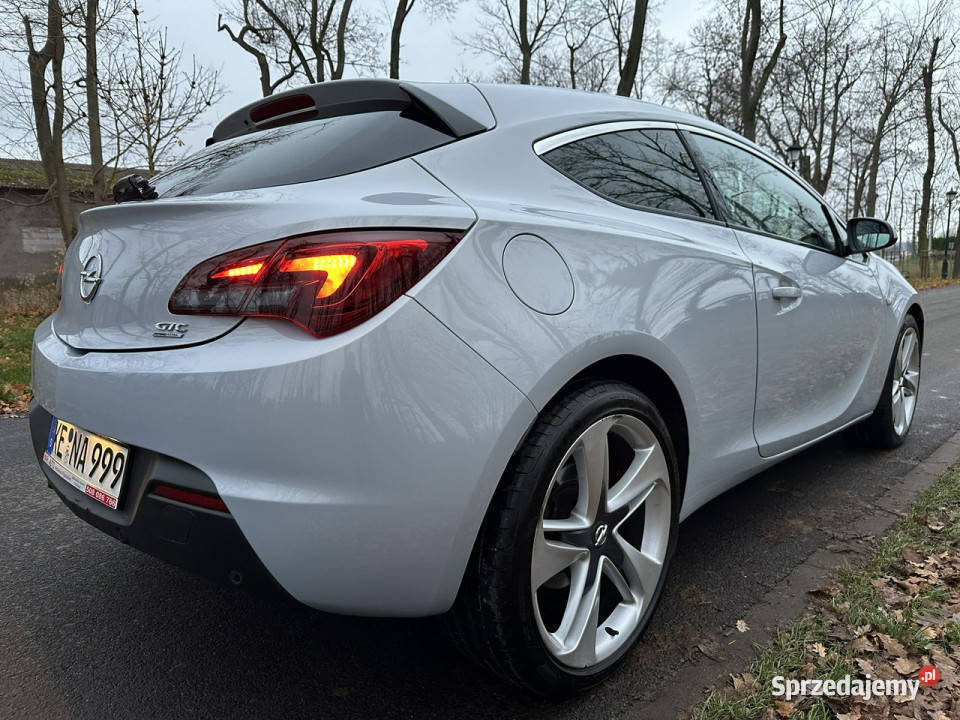Opel Astra GTC 20 CDTI 165 Navi BiXenon Led Alu isofix