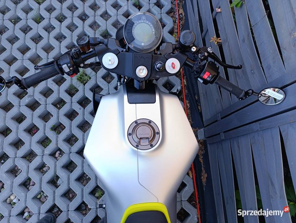 Husqvarna Vitpilen 701 35kW na A2 ABS akrapovic