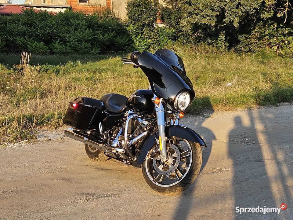 Harley Davidson FLHX Street Glide 2019r 28000 Bucz
