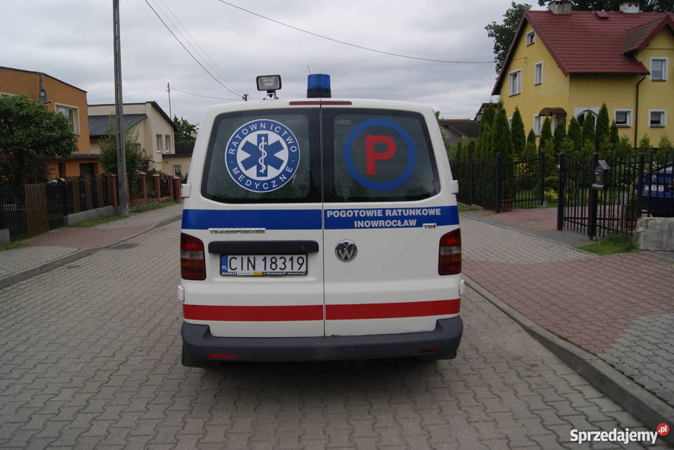 Ambulans karetka Volkswagen t5 transporter nosze Rok produkcji 2005 Samochody dostawcze warmińsko-mazurskie Biskupiec-Kolonia Druga