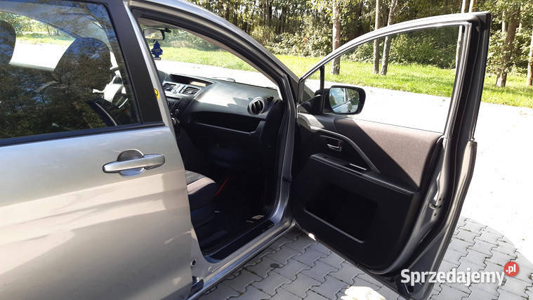 Mazda 5 7 osobowa benzyna 6 biegów mały przebieg