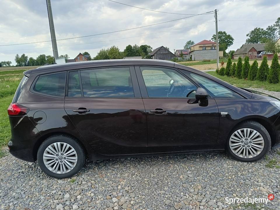 Opel Zafira Tourrer 2016 14 Turbo benzyna gaz nieuszkodzony Zafira Słomniki