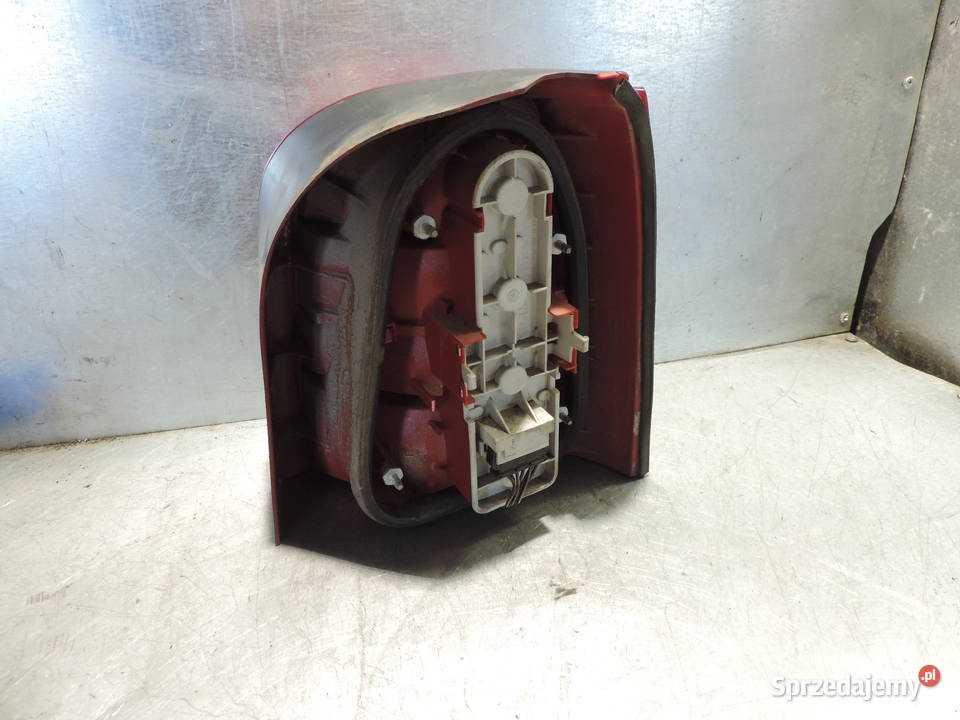 AUDI A4 B5 KOMBI LAMPA LEWY TYŁ Nowy Sącz