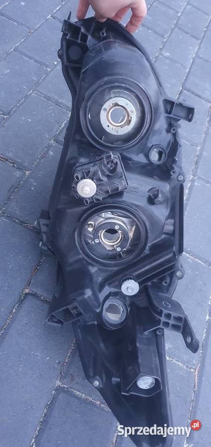 TOYOTA COROLLA E15 lampa przód prawa WYSYŁKA osobowe