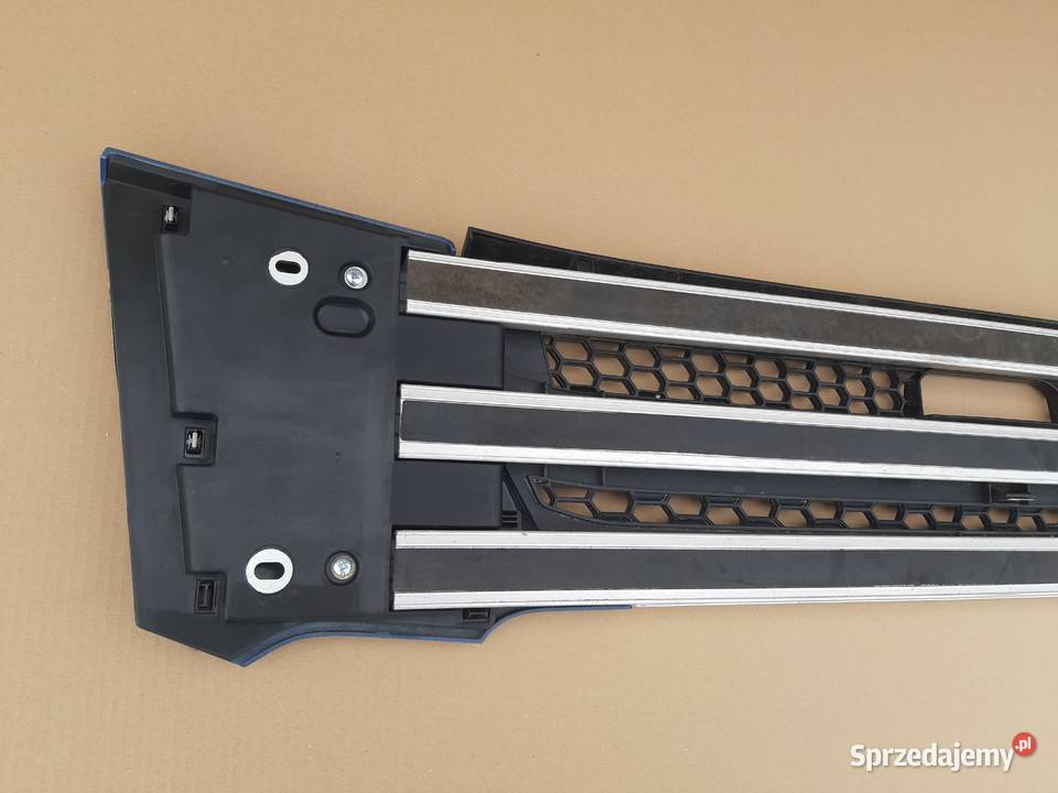 SCANIA R S ŁAWKA STOPIEŃ GRILL ATRAPA DOLNA ciężarowe Trzciel