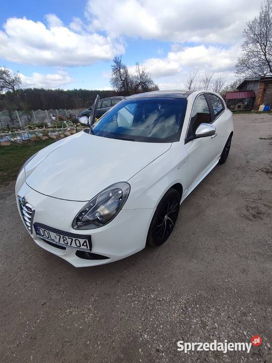 Alfa Romeo Giulietta Rok produkcji 2011 Samochody osobowe dolnośląskie Międzybórz