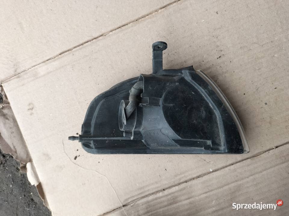 KIERUNKOWSKAZ LEWY SUBARU LEGACY 21020579 Oświetlenie lubelskie Kamień-Kolonia