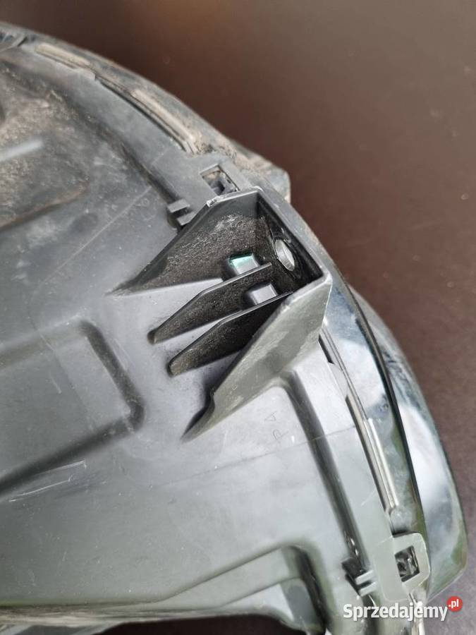 Lampa ford Mondeo mk5 prawa przód wielkopolskie sprzedam
