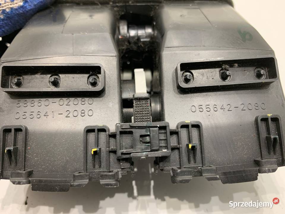 KRATKA NAWIEWU TYŁ TOYOTA COROLLA E21 5886002080