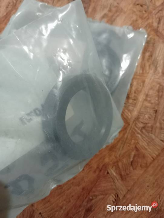 tulejka dystans stabilizatora CBM DeutzFahr Koszanowo sprzedam