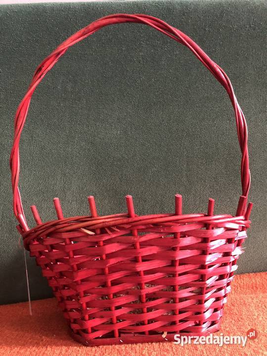 Czerwony koszyk wiklinowy na upominki Kłodawa