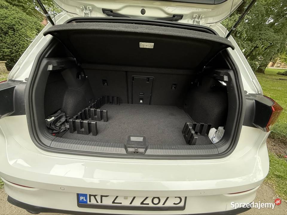 Volkswagen Golf 8 GTI Limicja edytowana na 40 światła przeciwmgielne Golf Przeworsk