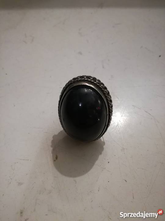 Unikatowy srebrny pierścionek ORNO z onyksem Kraków