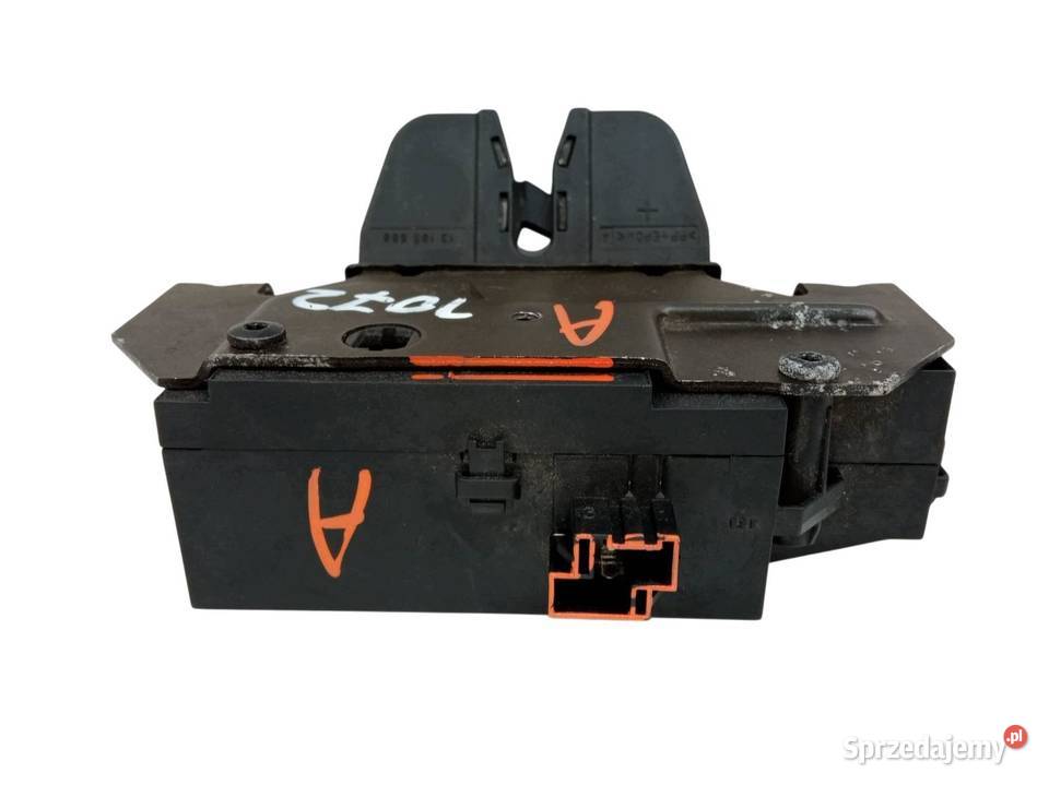 ZAMEK KLAPY BAGAŻNIKA KOMBI 13185566 Opel Vectra