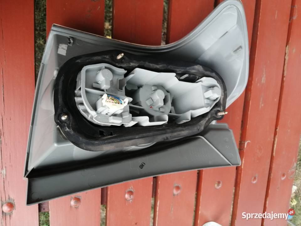 Sprzedam lampę to Toyoty Corolli Verso prawy tył Łanięta
